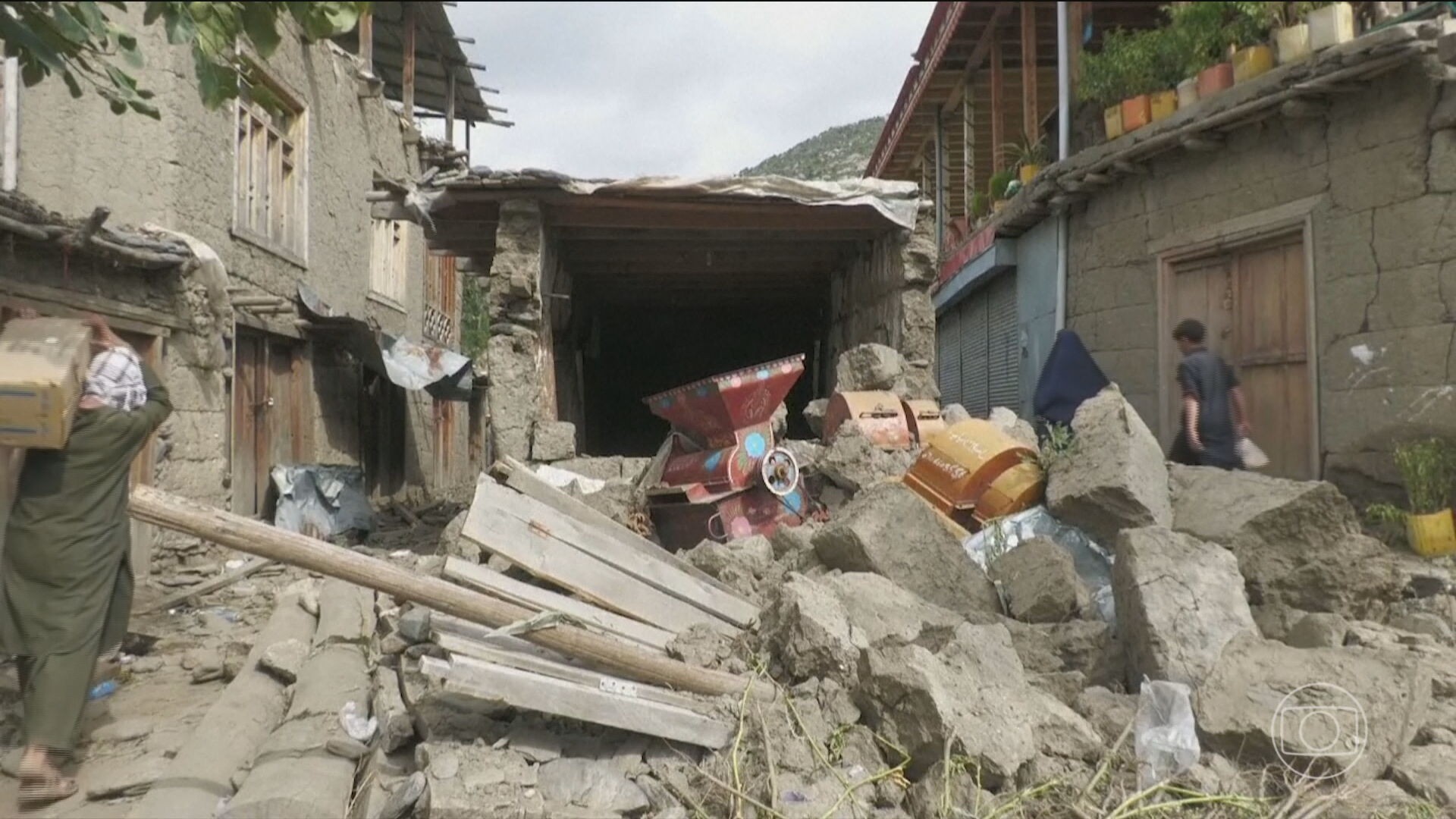 No Afeganistão, terra volta a tremer dois dias depois do terremoto que deixou mais de 1,4 mil mortos