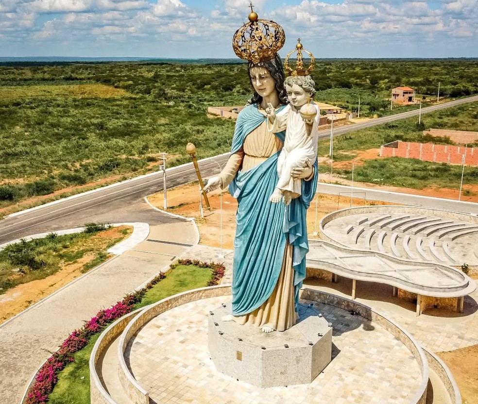Estátua de Nossa Senhora da Penha, no Santuário de Campos Sales. — Foto: Clébio Rodrigues