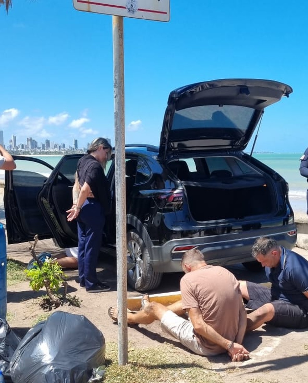 Quadrilha do golpe do bilhete premiado � presa ap�s persegui��o na orla de Jo�o Pessoa � Foto: Reprodu��o / Pol�cia Civil