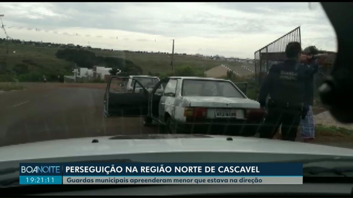 Adolescente é Apreendido Após Fugir Da Guarda Municipal Com Carro Em