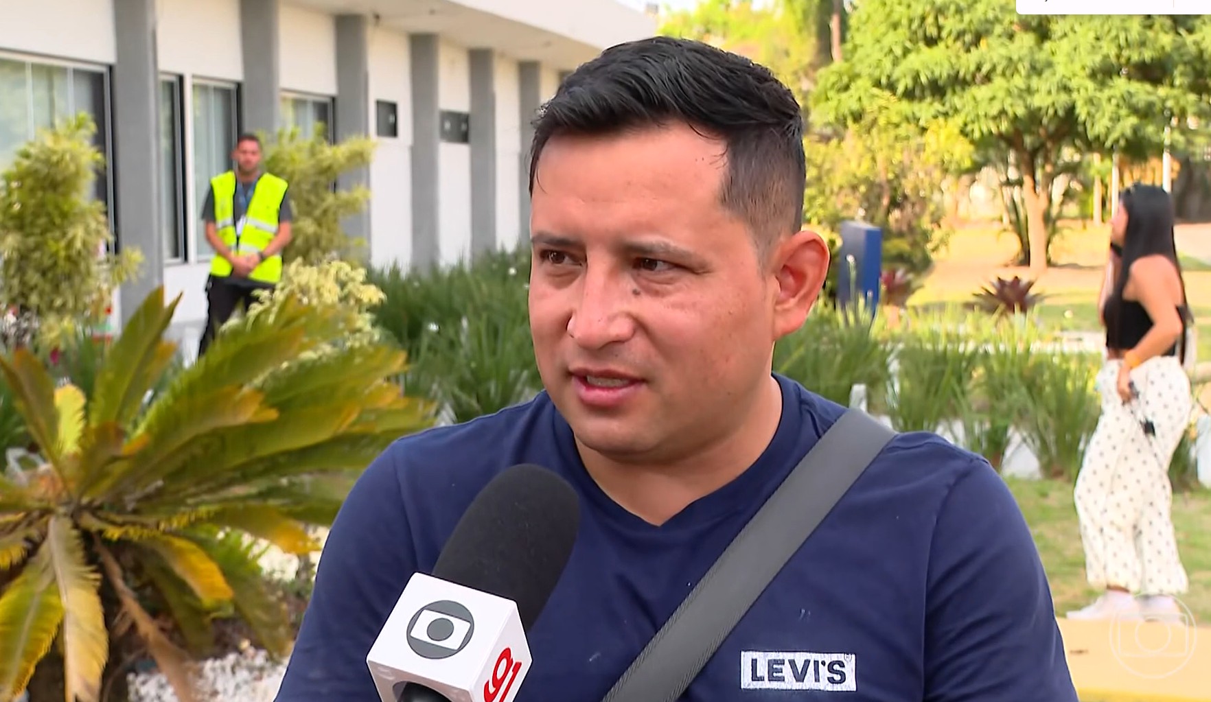 Quatro pessoas morrem em queda de helicóptero no Rio