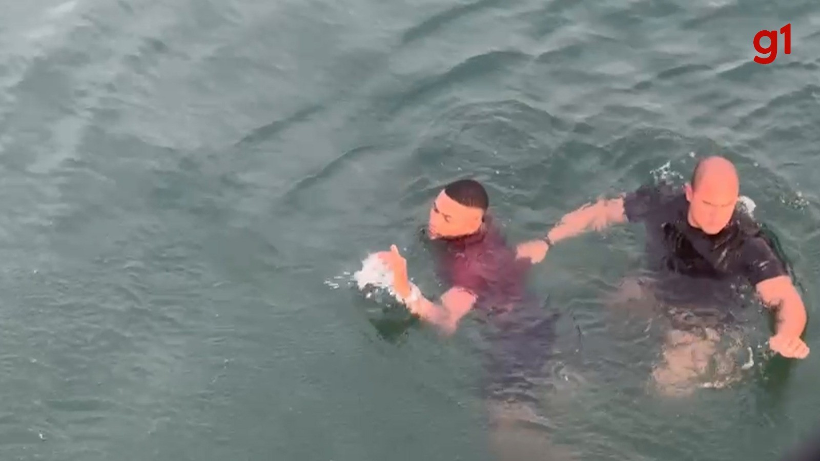 Homem preso em alto mar Salvador