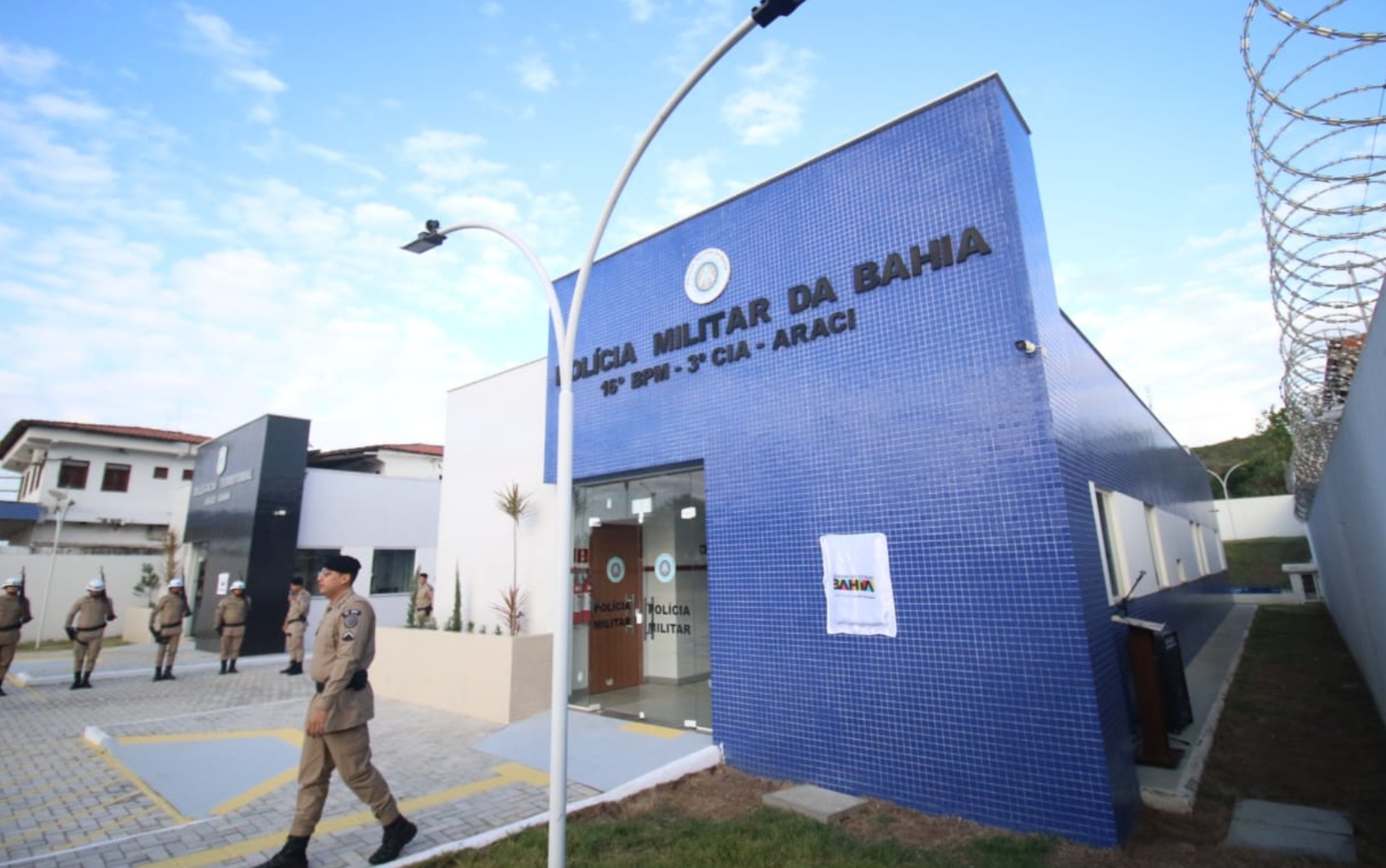 Jovem é retirada à força de casa após proibição de relacionamento na Bahia; namorado foi ameaçado