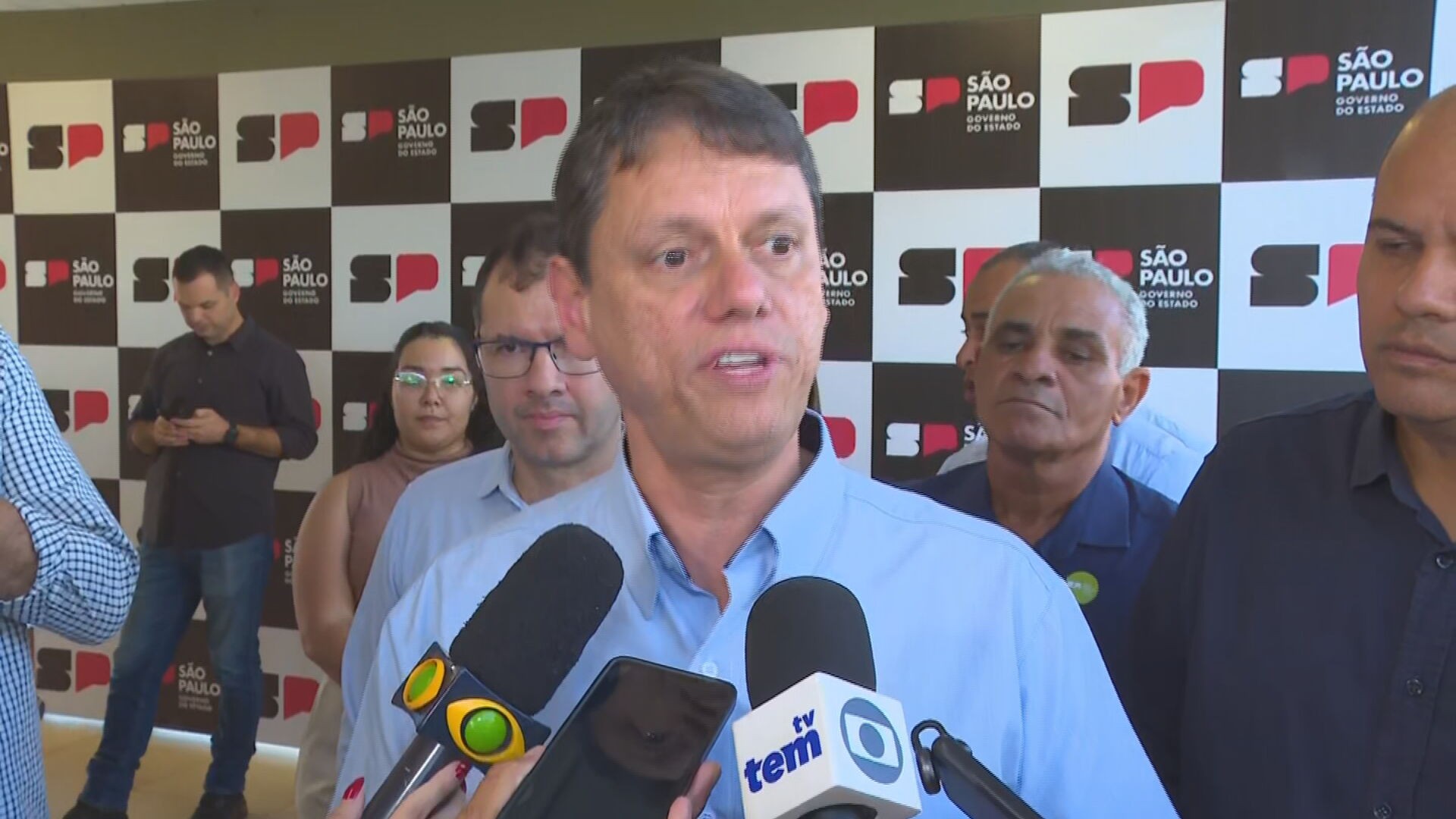 Tarcísio promete reforço da PM no Oeste Paulista após transferência de líderes do PCC