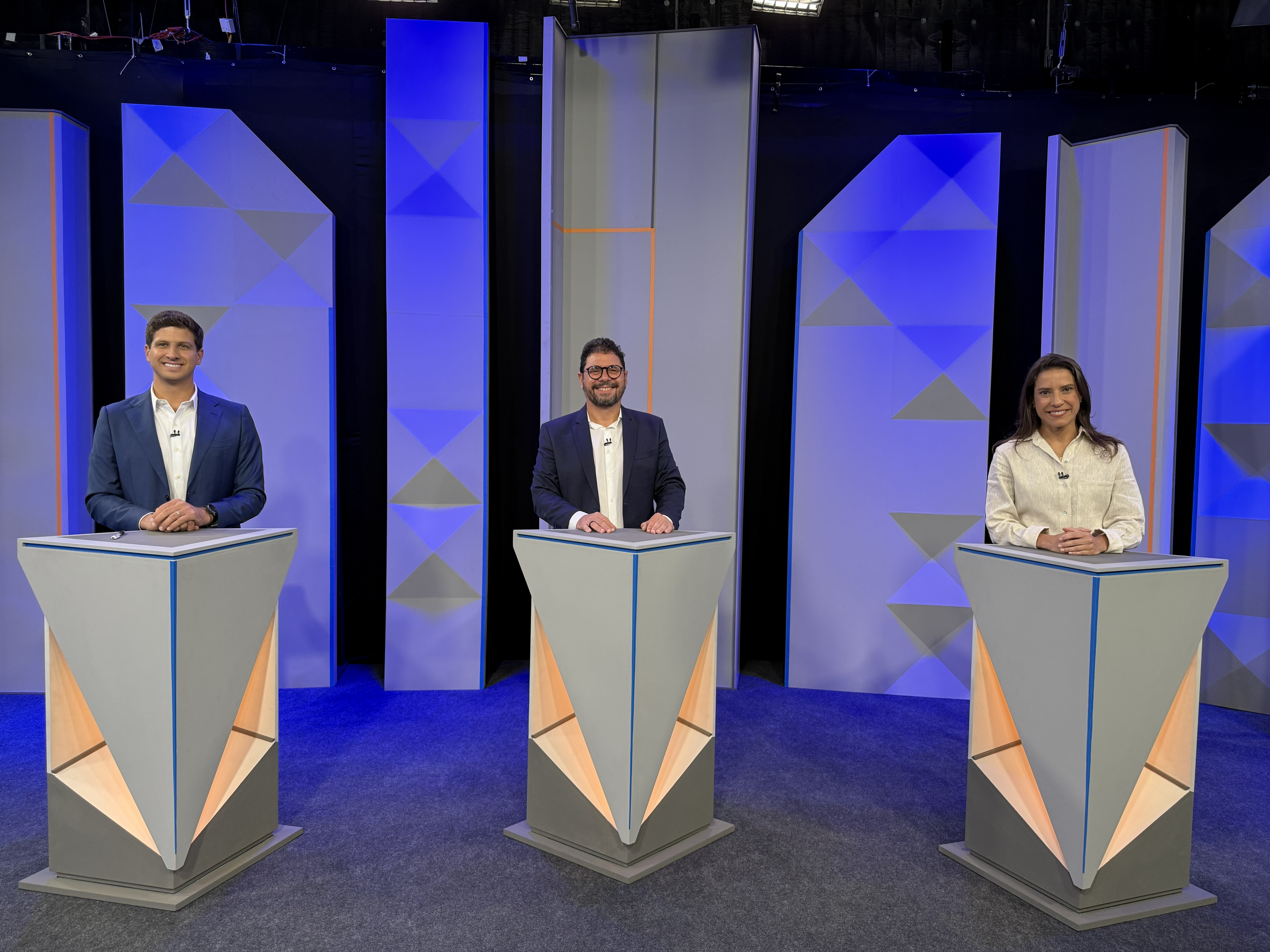 Candidatos ao governo de PE debatem mudanças climáticas, impostos, abastecimento, e trocam acusações sobre bets e gestões anteriores