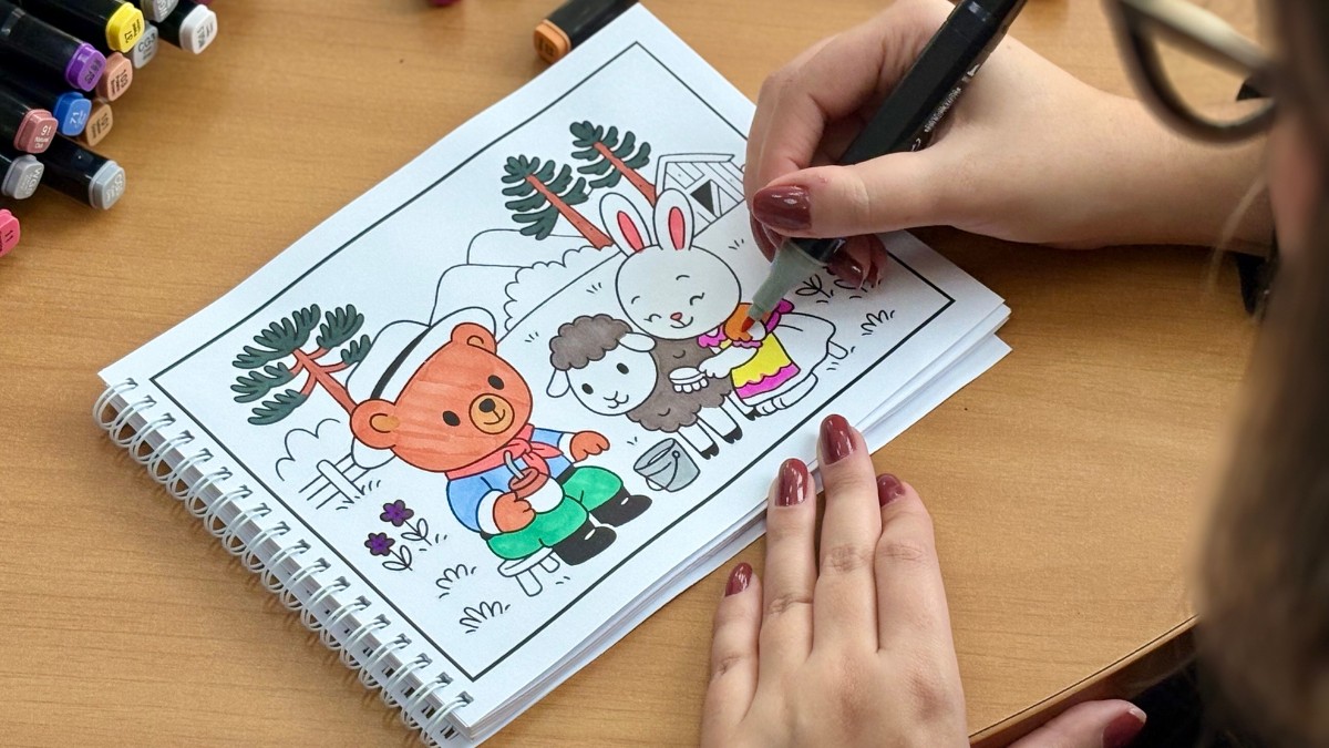 'Gaúcho Goods': livro de colorir temático inspirado em Bobbie Goods vende mais de mil cópias em uma semana no RS