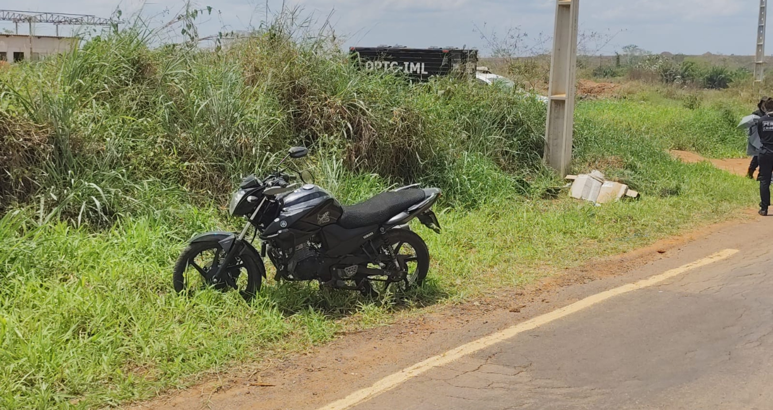 Irmãos de 3 e 5 anos morrem após acidente de moto em rodovia no Acre