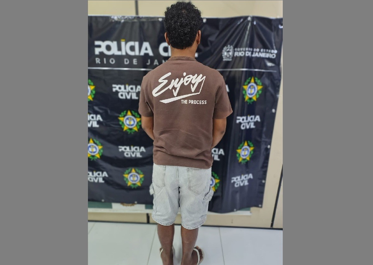 Funcionário de loja é preso por usar dados de clientes em golpe com contas e cartões em Búzios 