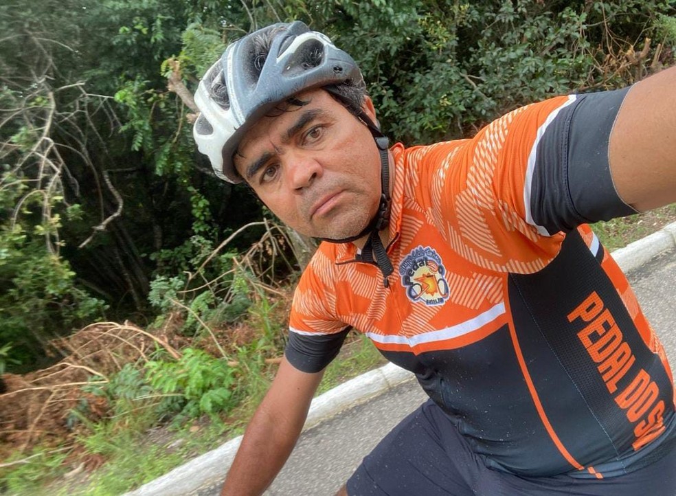 Josivaldo da Silva Pereira estava pedalando quando foi atropelado, na PB — Foto: Reprodução/TV Paraíba