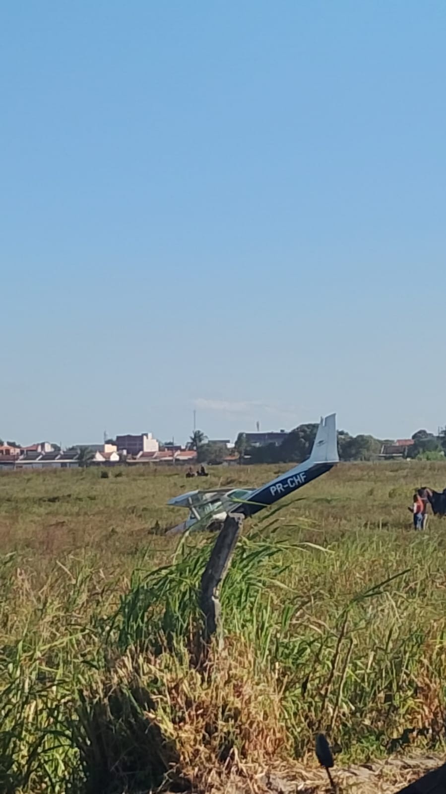 Avião de pequeno porto faz pouso forçado, na Grande João Pessoa