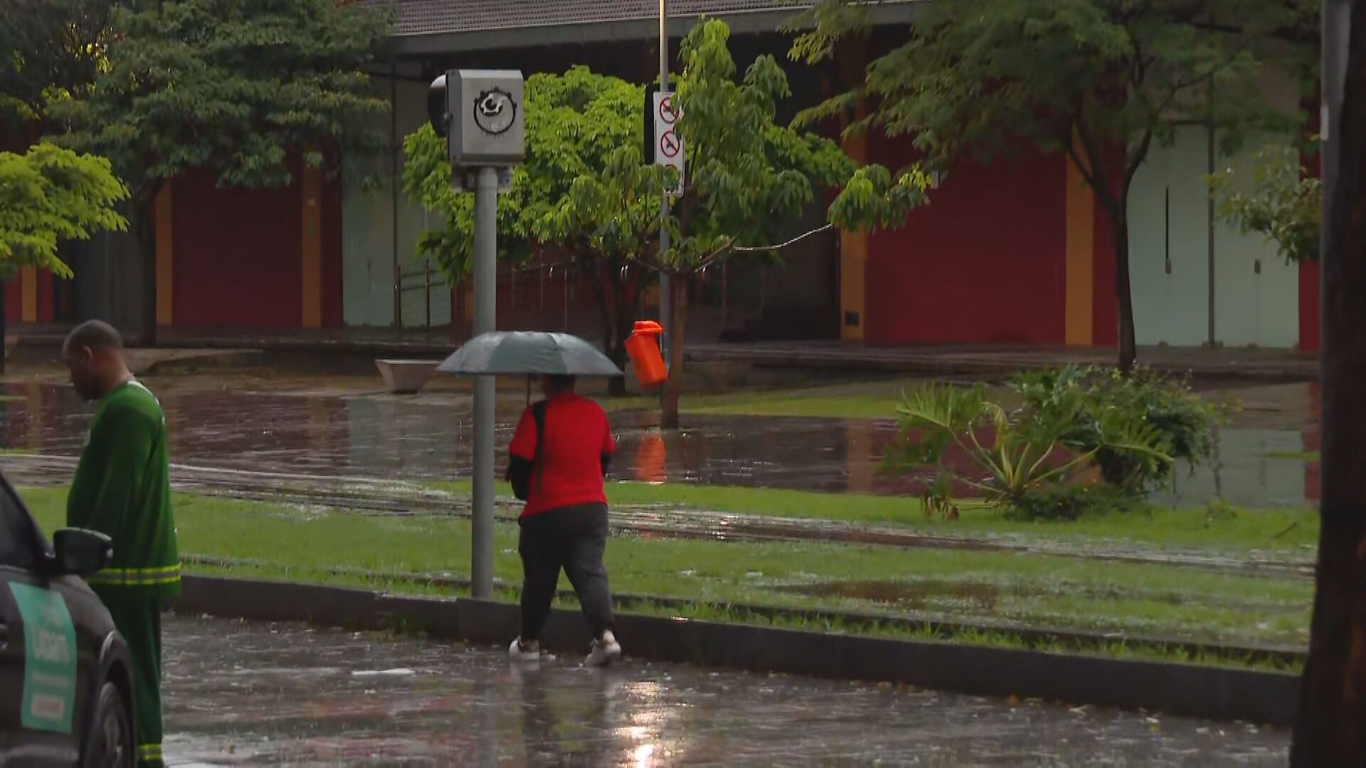 Rio tem segunda chuvosa e temperaturas em queda; instabilidade segue ao longo da semana