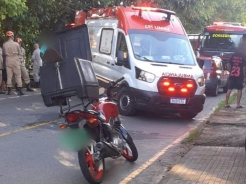 Motociclista fica gravemente ferido em acidente com carro em Volta Redonda