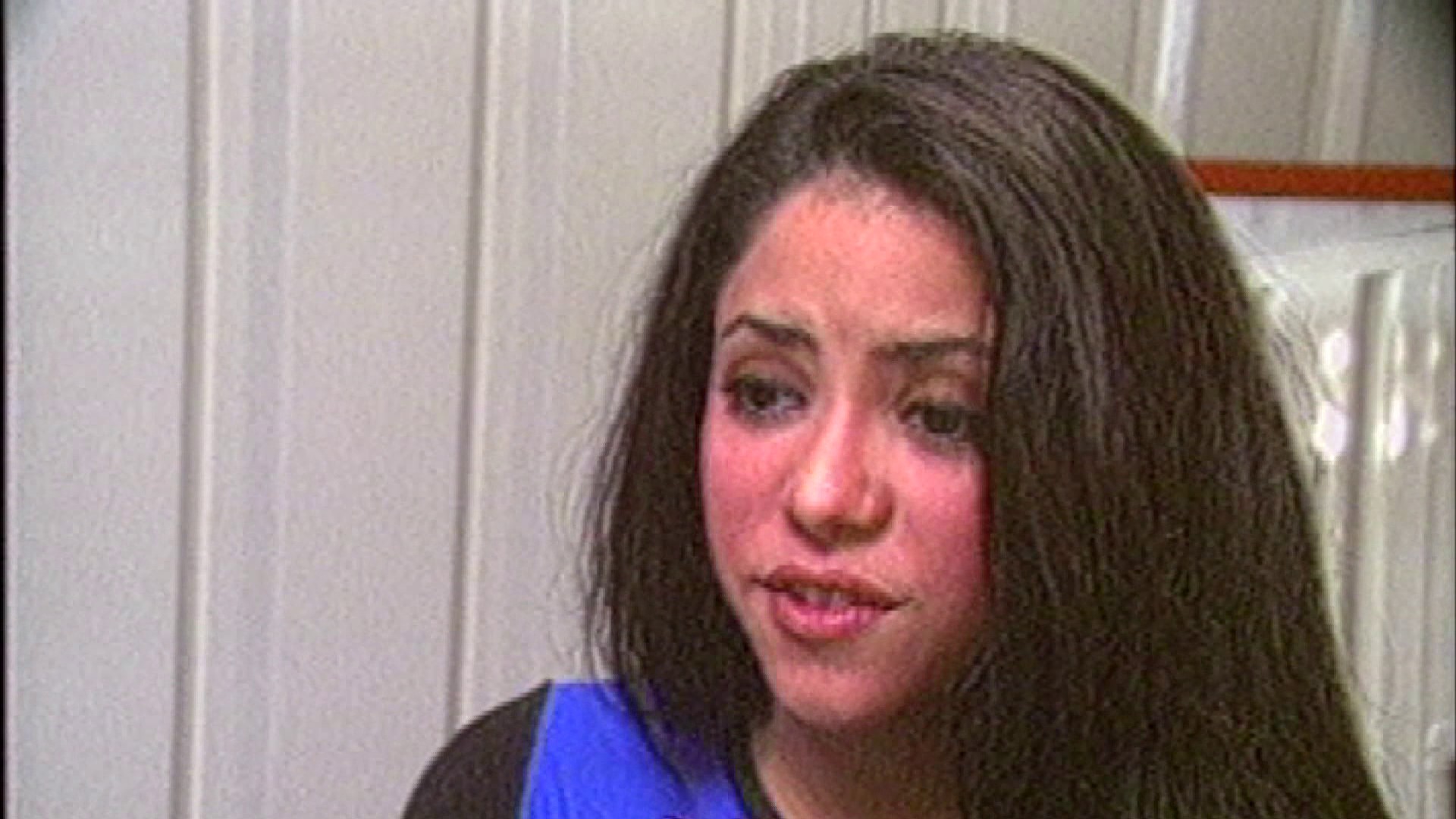 Em 1997, Shakira tocava em casa de shows de Ribeirão Preto e elogiava público brasileiro: 'muito carinhoso'