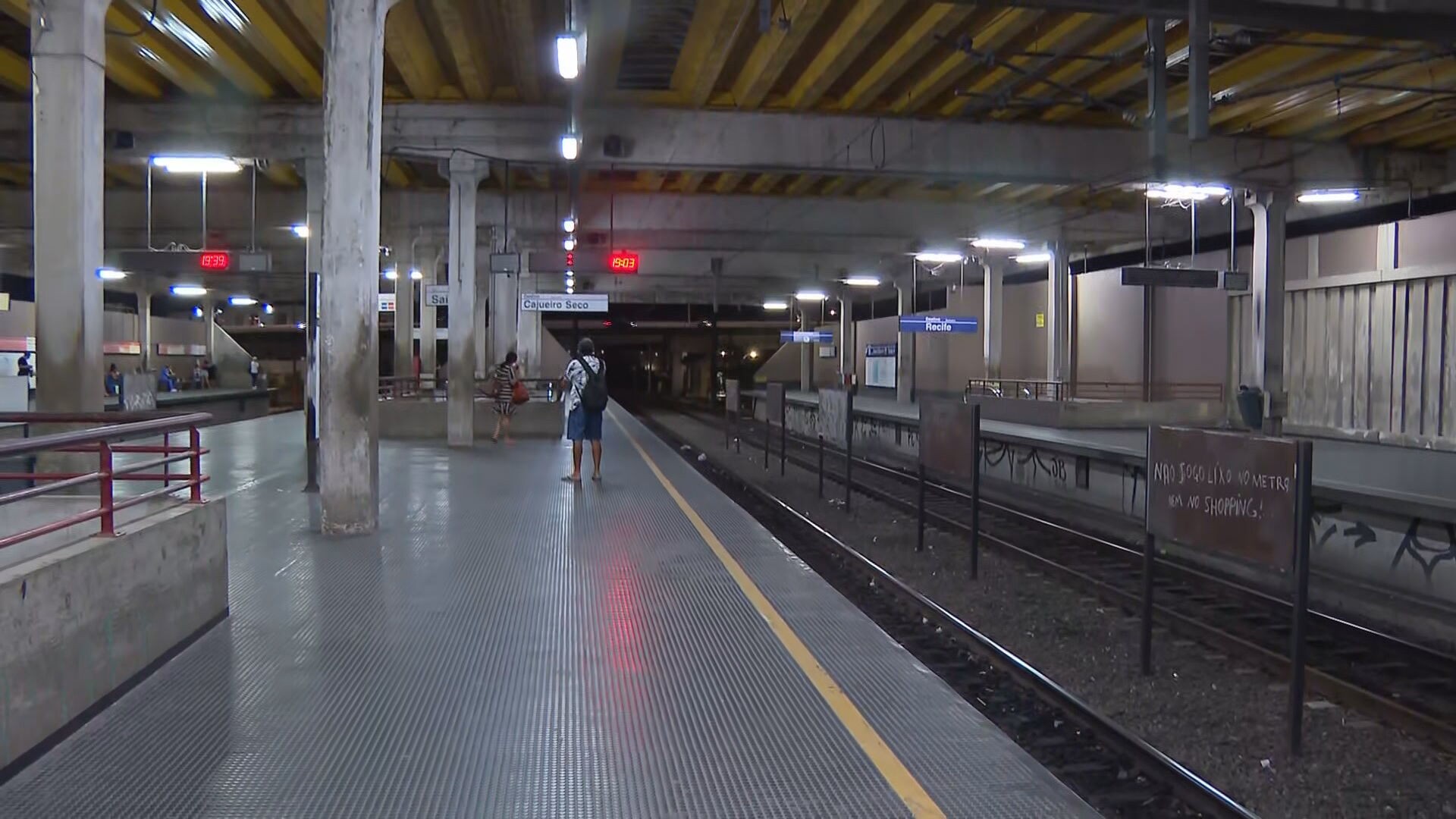 Linha Sul do Metrô do Recife volta a funcionar mais de 12 horas após falha elétrica