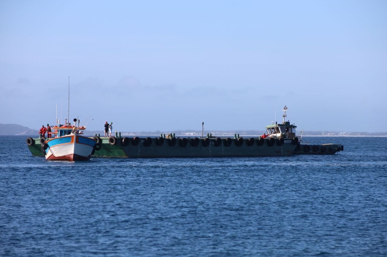 Prefeitura de Cabo Frio inicia deslocamento de balsas para o Réveillon