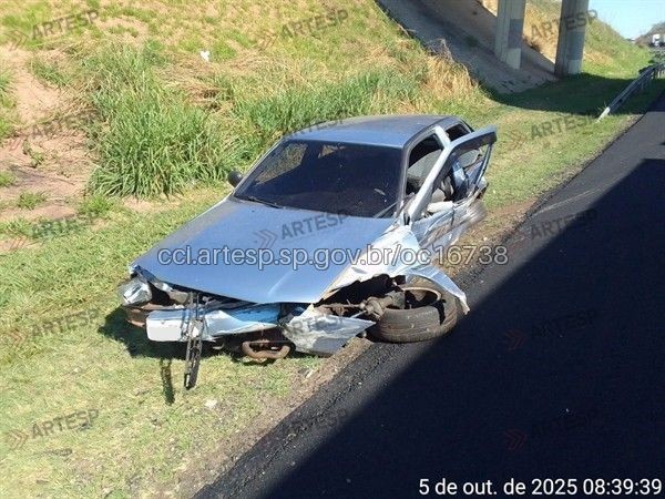 Capotamento deixa feridos na Rodovia dos Bandeirantes em Jundiaí