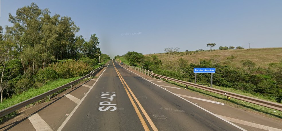 Obras para alargamento da ponte localizada no km 411+800 da Rodovia Assis Chateaubriand interdita trecho entre Martinópolis (SP) e Parapuã (SP). — Foto: Eixo