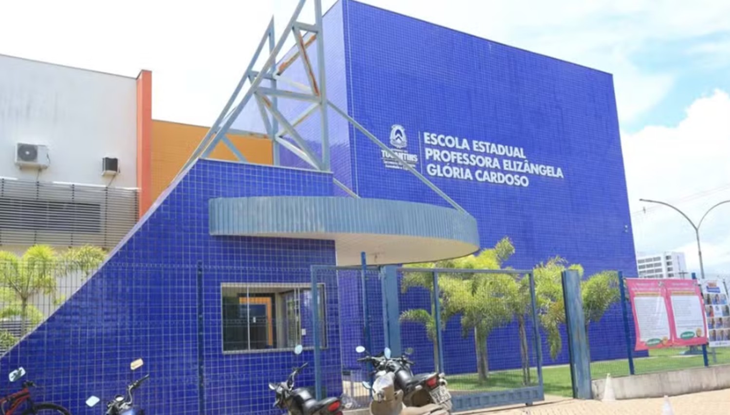 Governo encerra mais de 1.130 contratos temporários de profissionais da educação