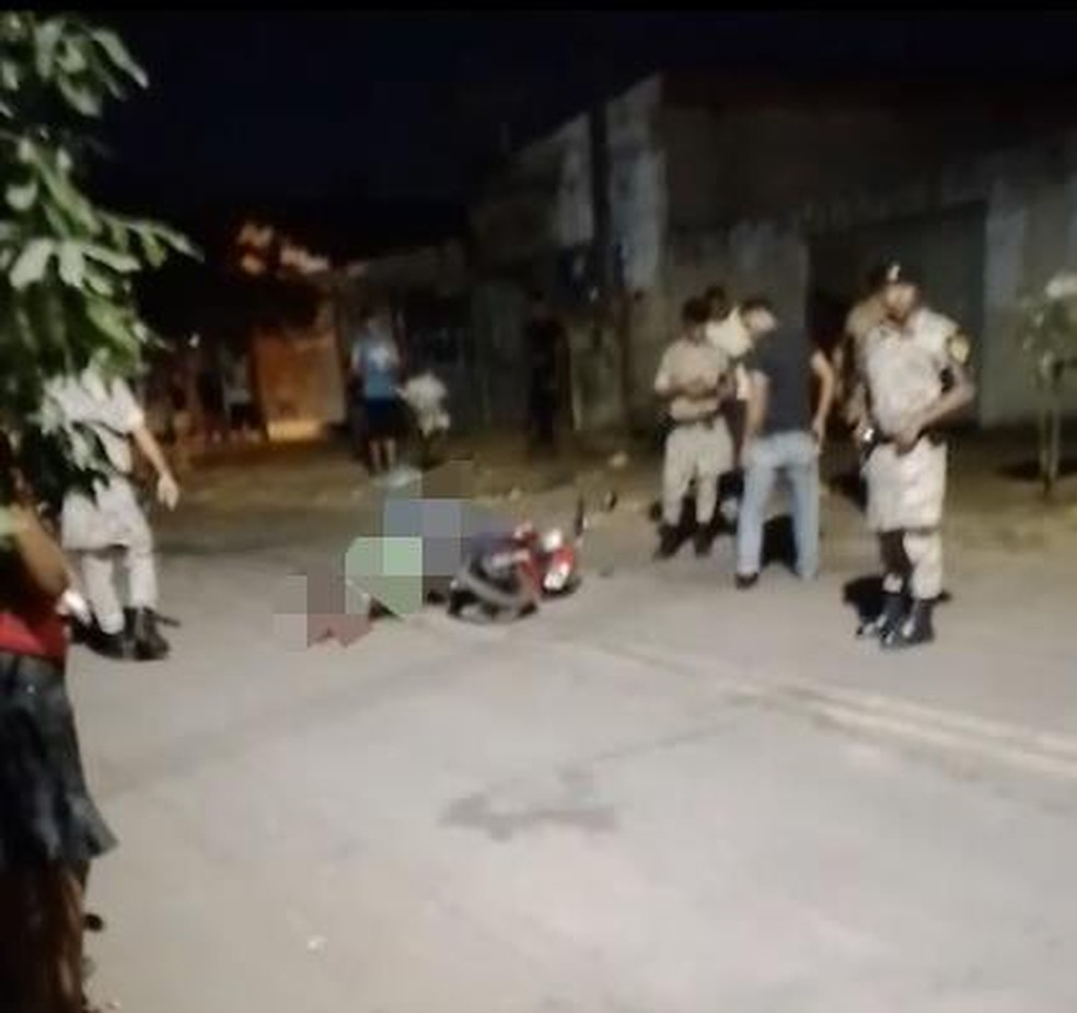 Homem foi assassinato próximo à feira do Aureny I, em Palmas — Foto: Reprodução