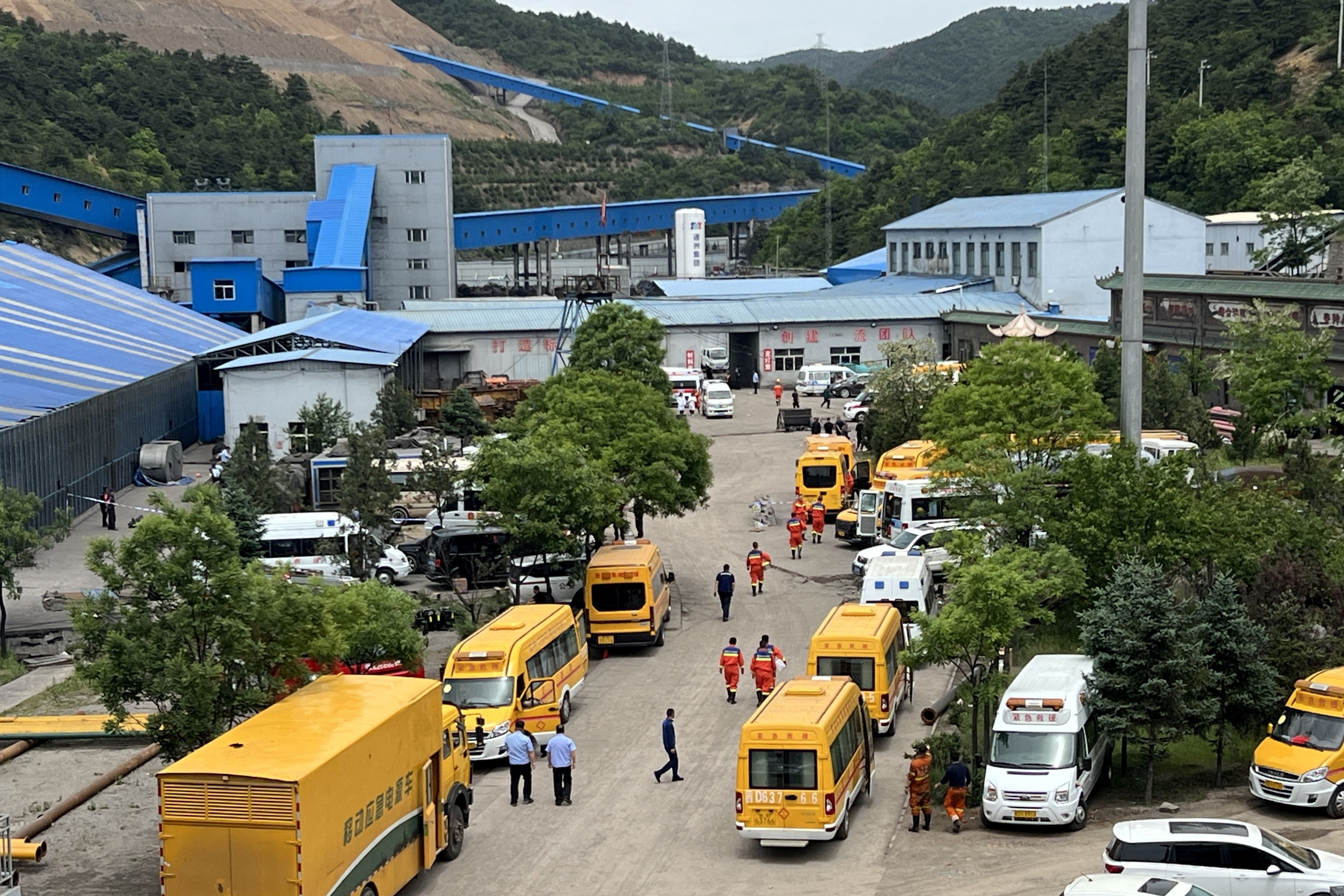 Explosão de gás em mina de carvão deixa ao menos 90 mortos na China