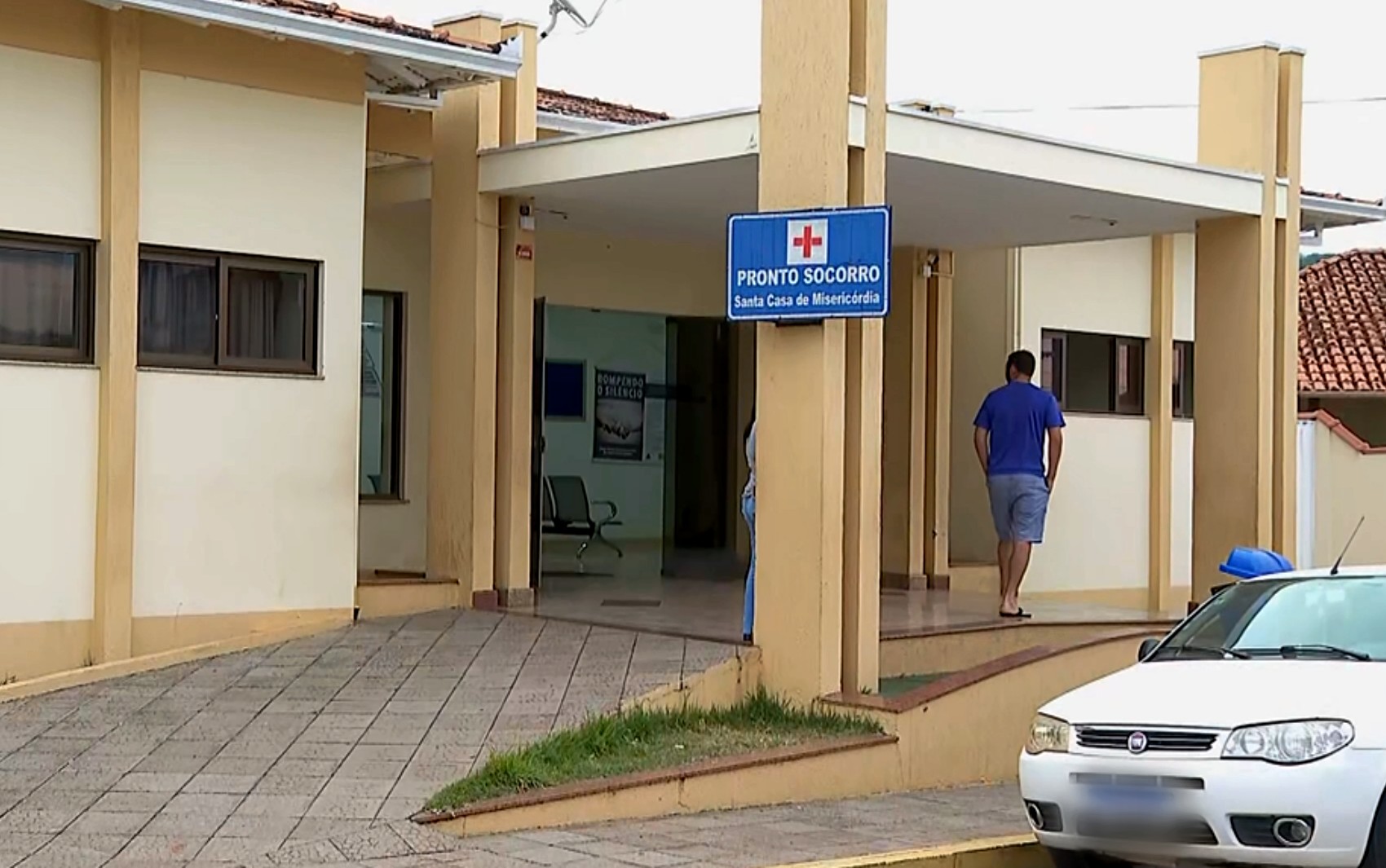 Criança de 2 anos morre com suspeita de espancamento em MG; mãe é presa e padrasto é procurado