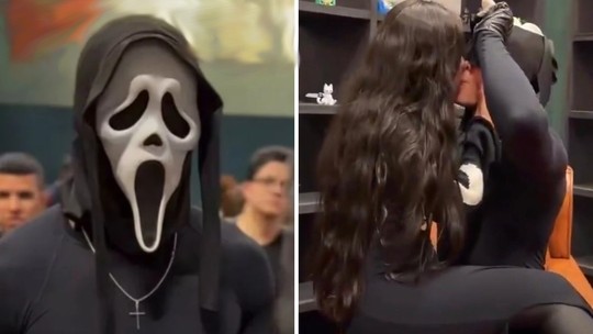 Mascarado beija jovens em estande de editora, que é notificada pela Bienal