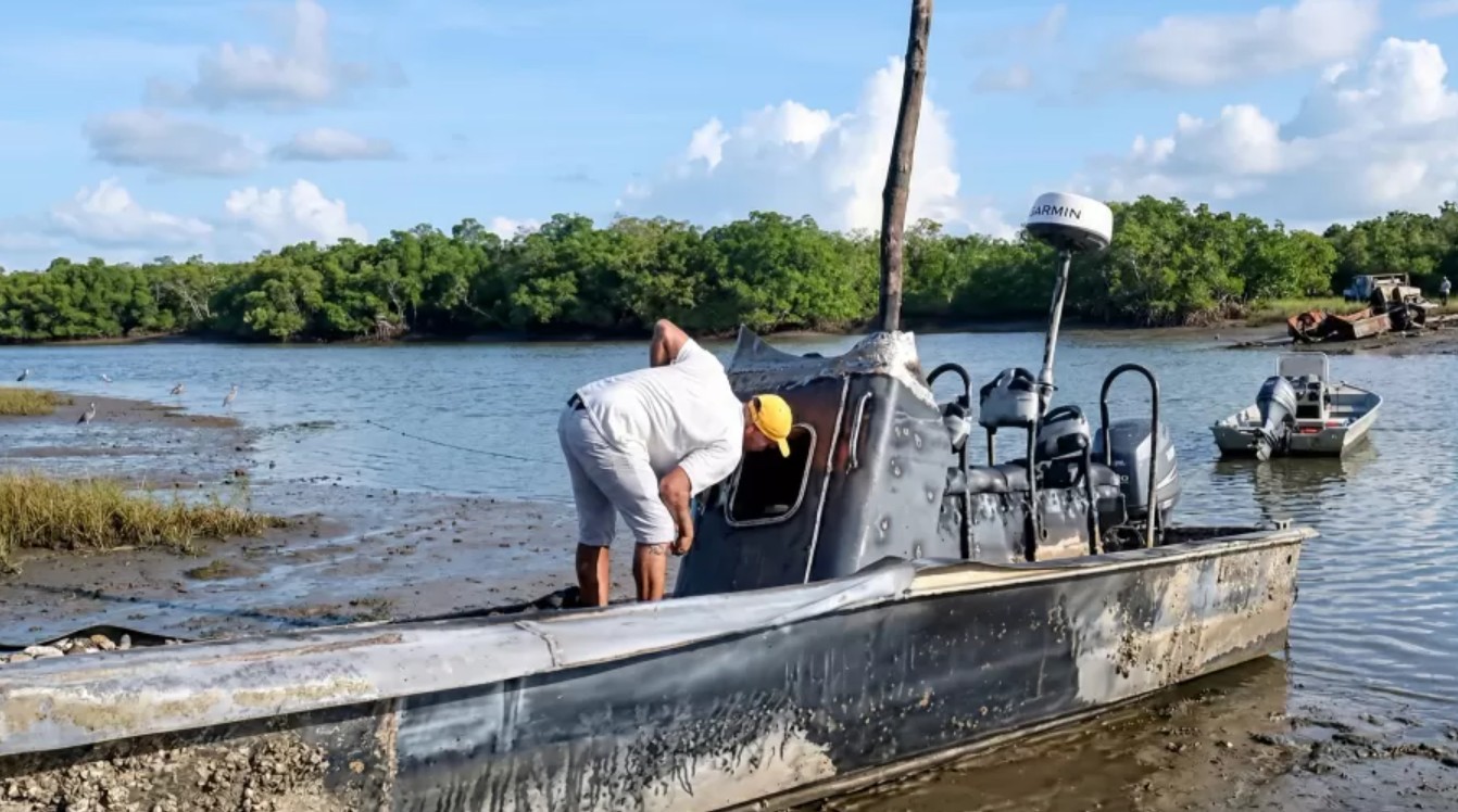 VÍDEO: Embarcação equipada com GPS, radar e três motores é encontrada à deriva no litoral do Maranhão