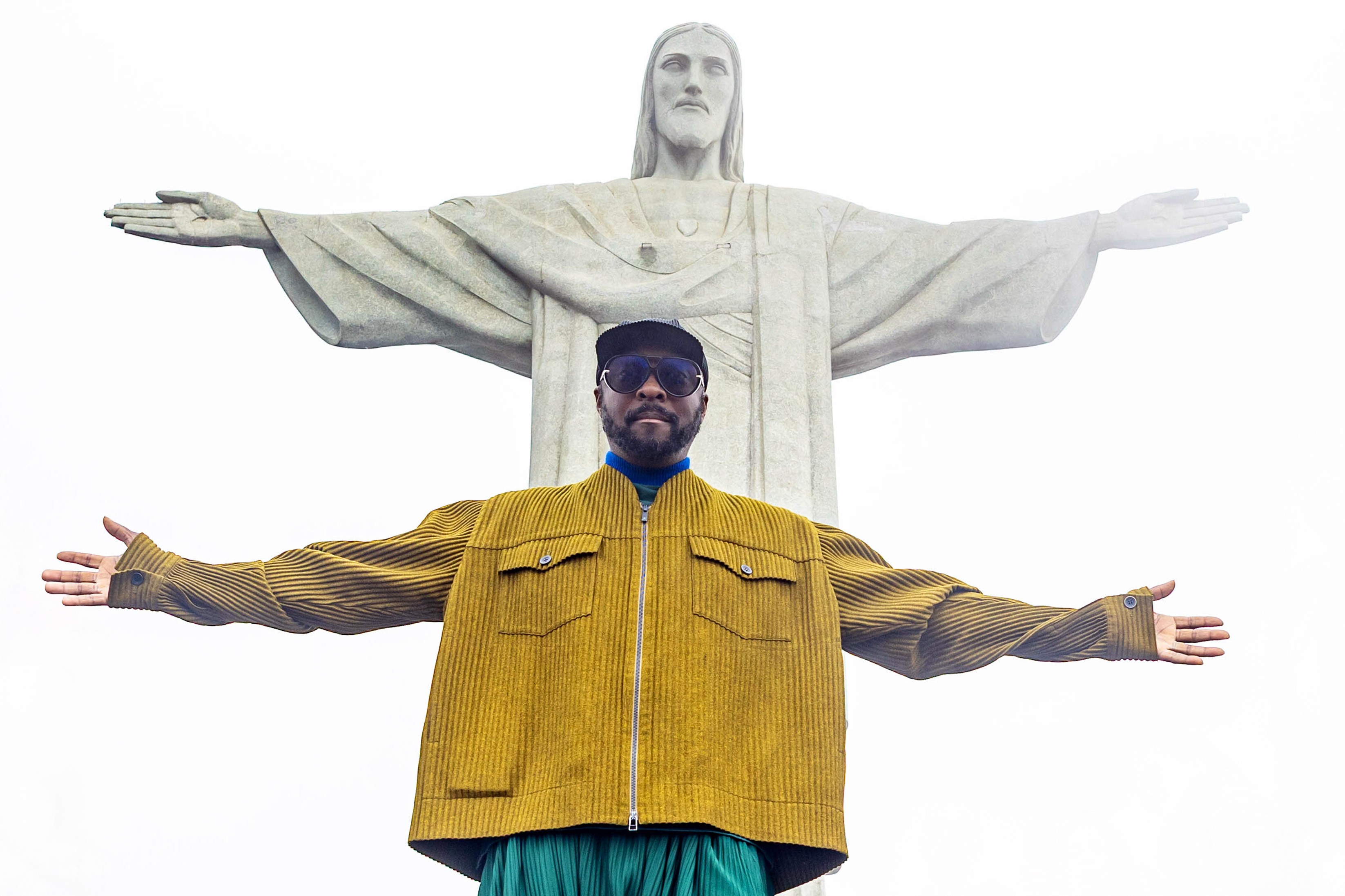 Will.i.am, do Black Eyed Peas, visita Cristo Redentor com a família após show no Rock in Rio; FOTOS
