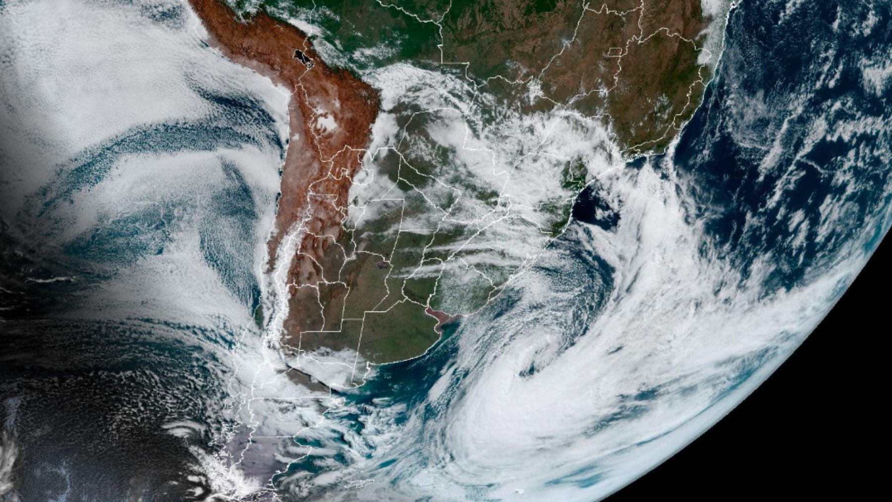 Ciclone se afasta do Paraná, mas outro fenômeno mantém estado em alerta para tempestades no fim de semana; veja previsão por região