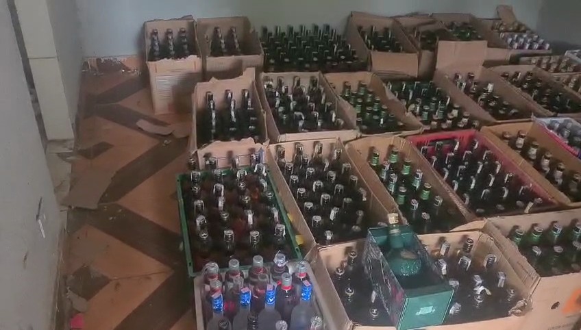 Polícia apreende mais de 500 garrafas com bebidas falsificadas em casa de Sumaré