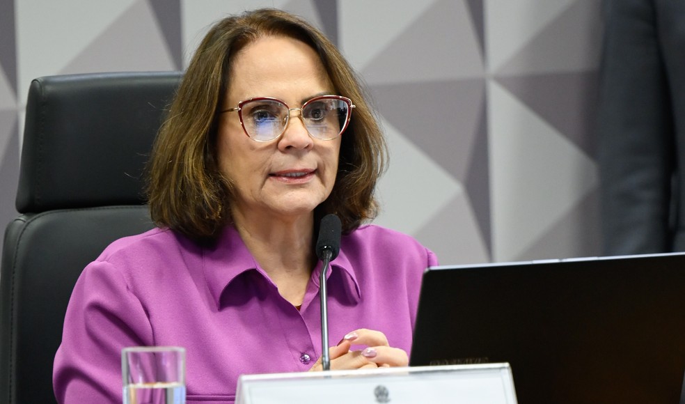Damares anunciou que foi diagnosticada com câncer nesta quarta (27) durante reunião no Senado. — Foto: Andressa Anholete/Agência Senado
