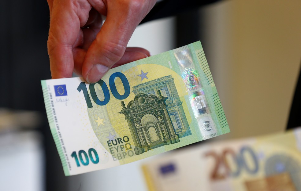 Novas notas de 100 e 200 euros entram em circulação na União Europeia | Economia | G1