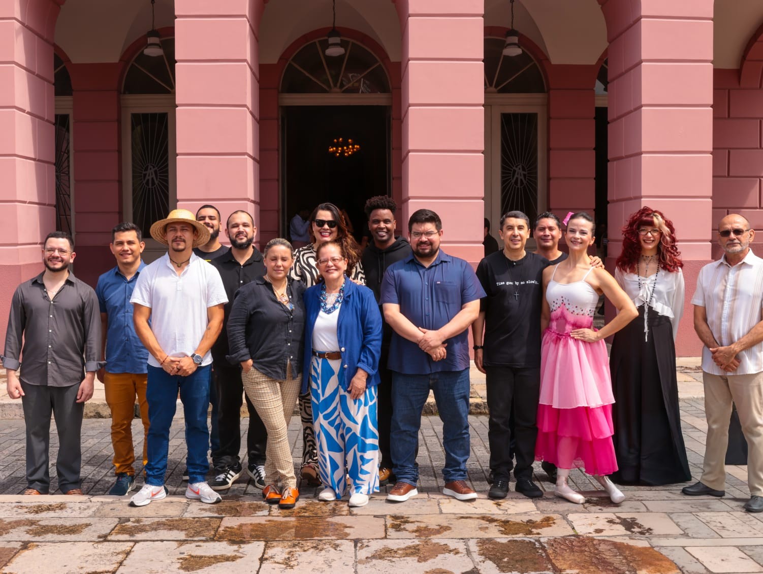 Série Encontro das Águas estreia com espetáculo que une música popular, orquestra e dança no Teatro Amazonas