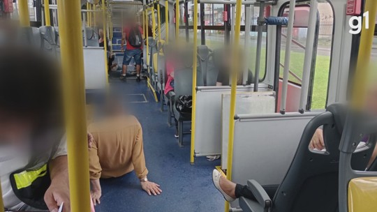 Passageiros ficam feridos após freada brusca de ônibus de Curitiba