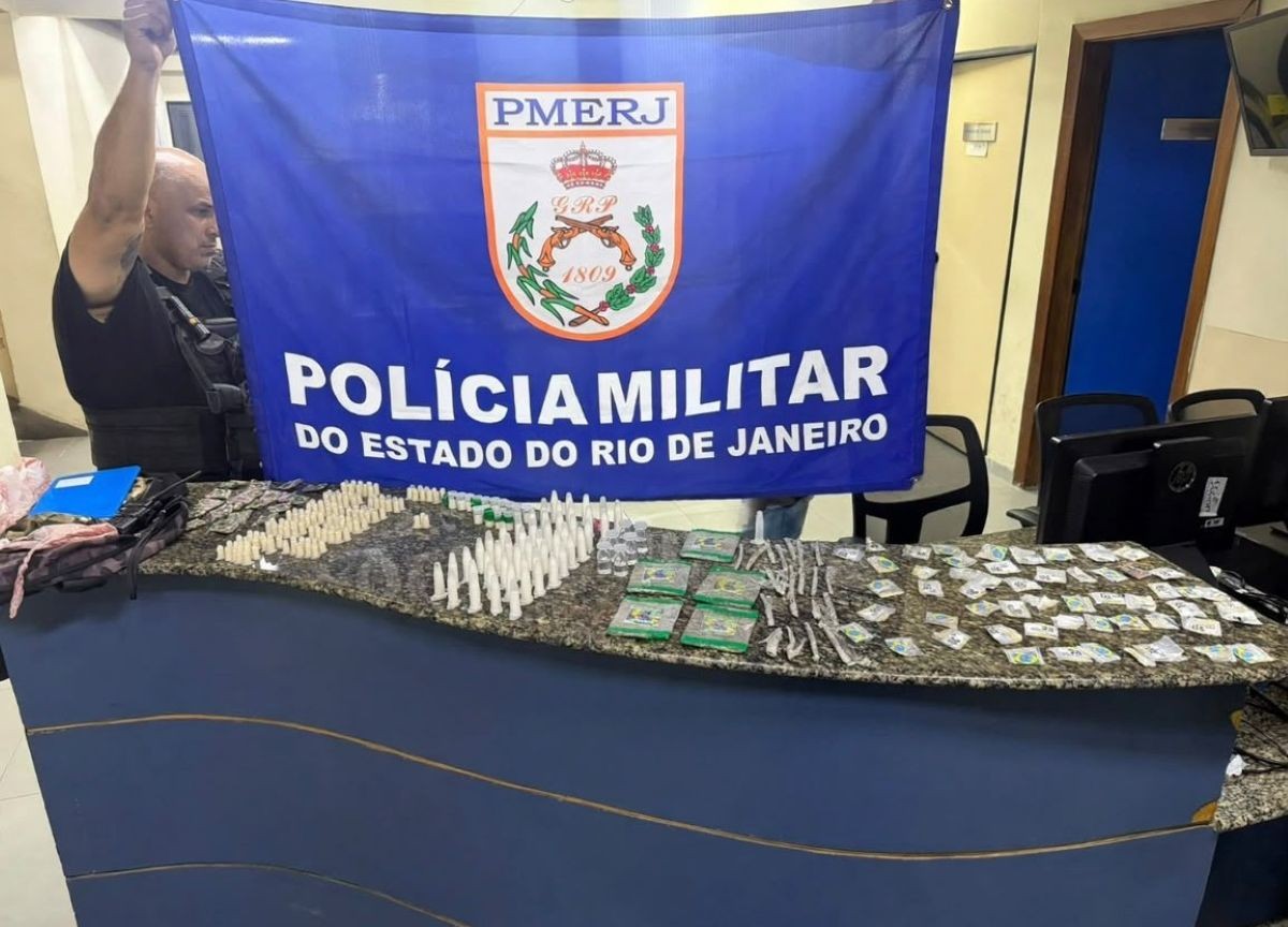 Adolescente é detido com drogas e rádio transmissor em Angra dos Reis