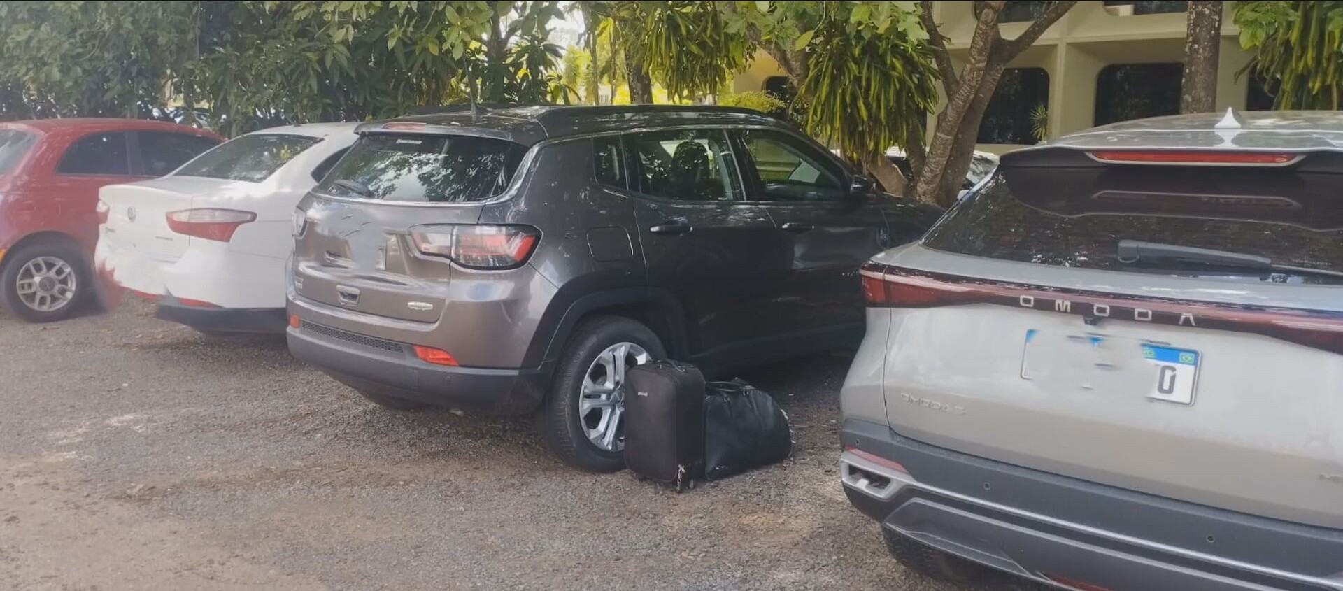 Suspeita de bomba isola parte do estacionamento do Ministério 
da Agricultura, em Brasília 