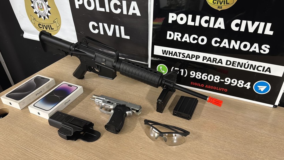 Material apreendido com suspeitos de agiotagem no RS — Foto: Polícia Civil/Divulgação
