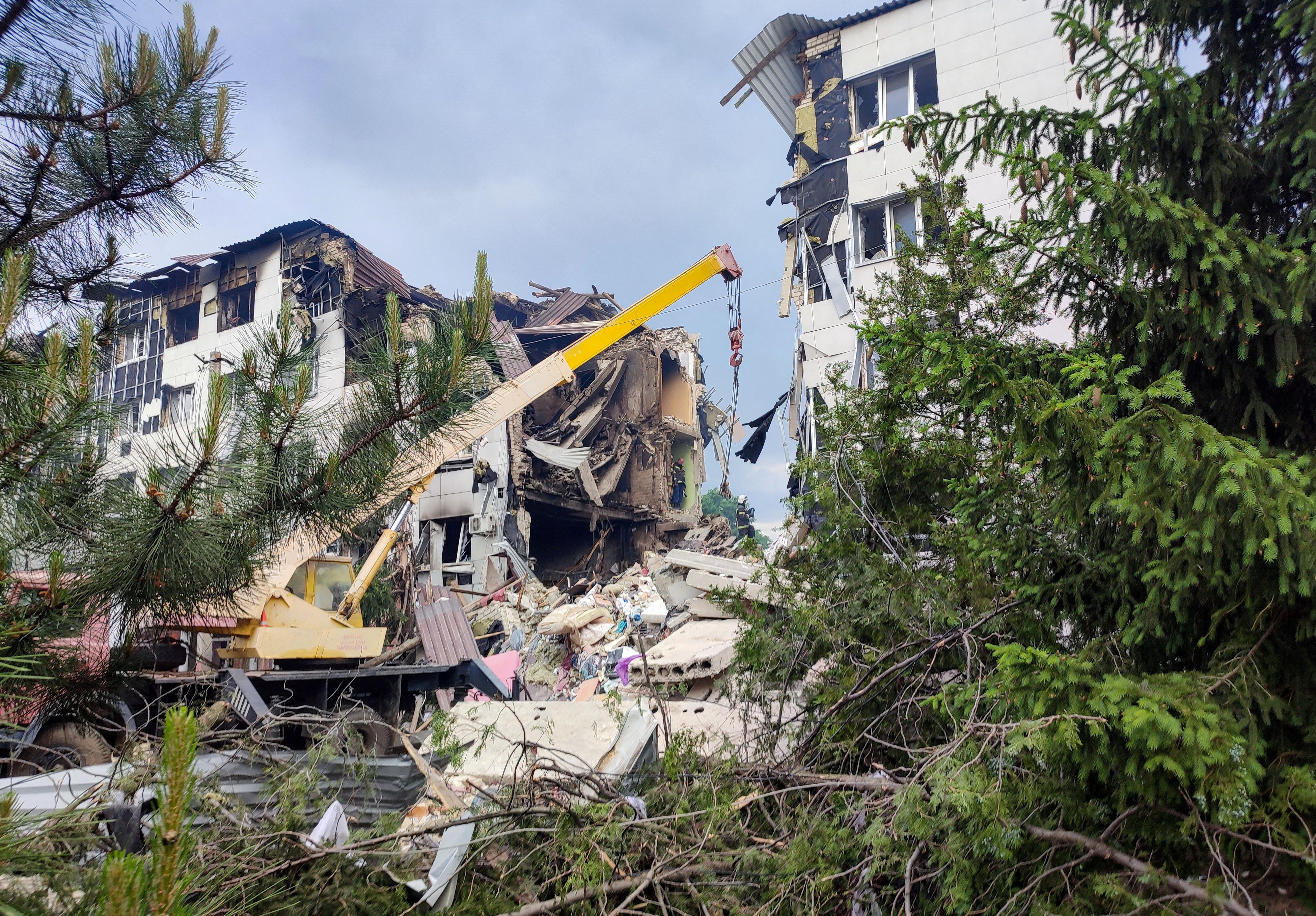 Ataque ucraniano à escola em cidade ocupada pela Rússia deixa 12 mortos