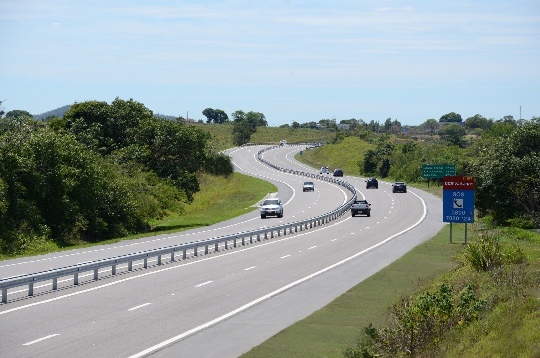Mulher morre e homem fica ferido em acidente de moto na RJ-124, a ViaLagos
