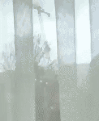VÍDEO: Tornado se forma perto de Paris, derruba guindastes e mata uma pessoa