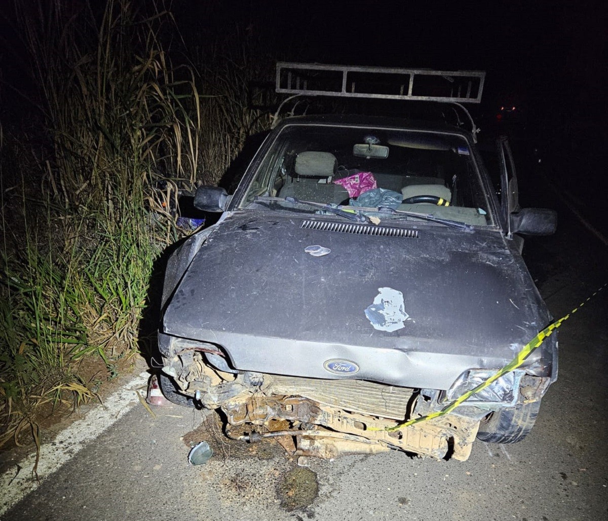 Motociclista morre após bater de frente com carro na MG-126, em Bicas