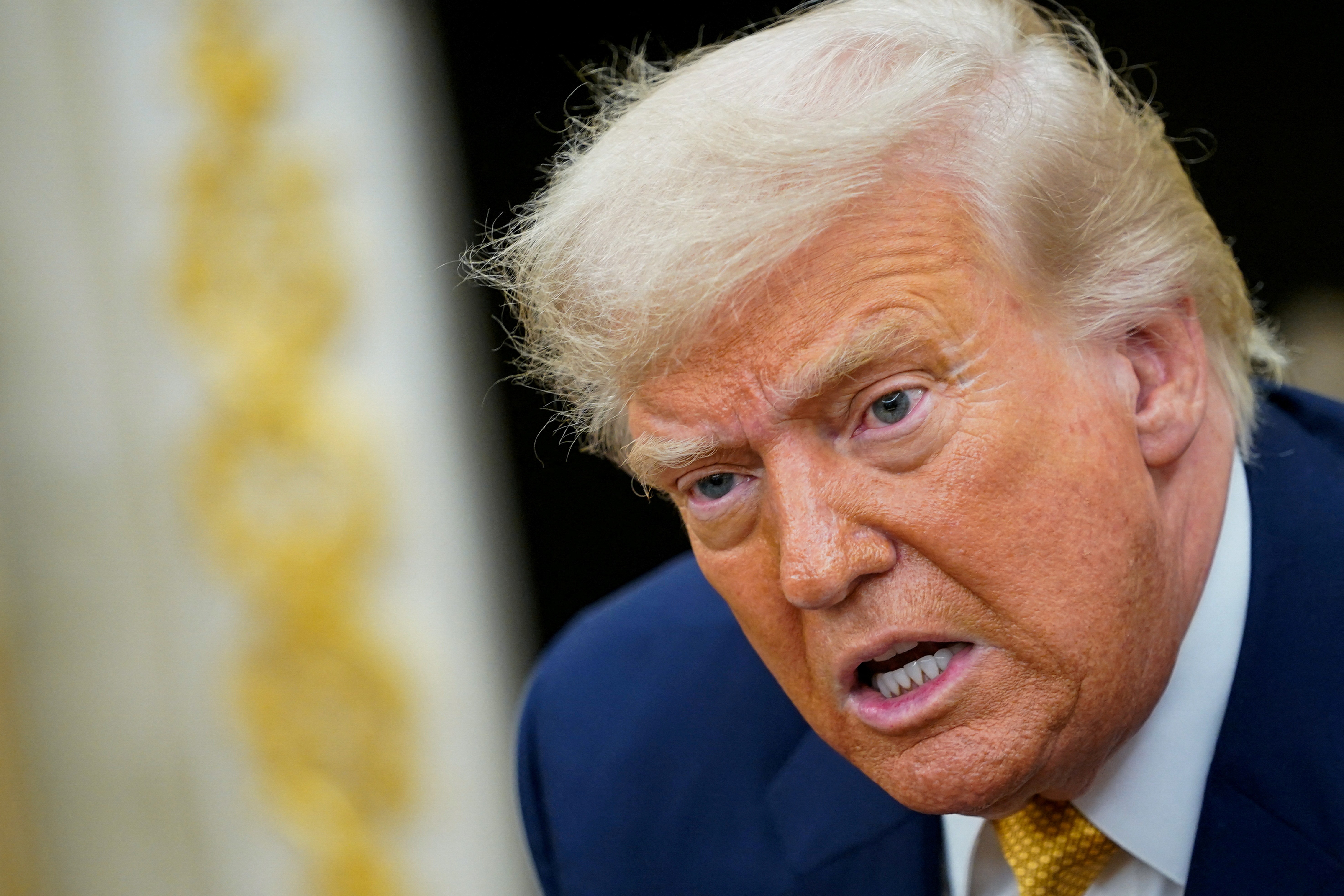 Trump diz que Brics 'vai acabar rapidamente' se países tentarem se unir contra o dólar