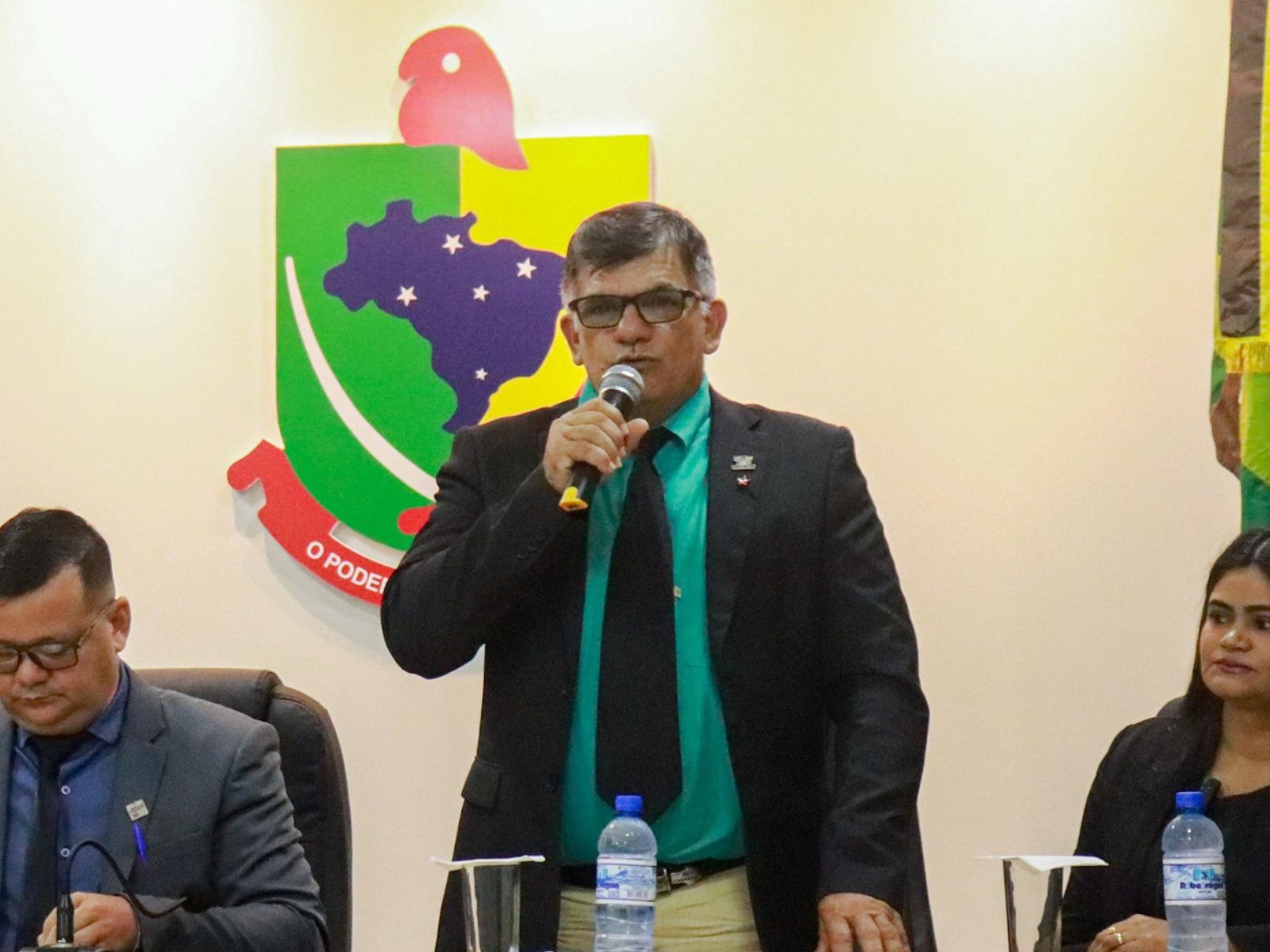 Vice-prefeito tem piora e respira por aparelhos 3 dias após sofrer infarto e ser transferido de helicóptero no AC