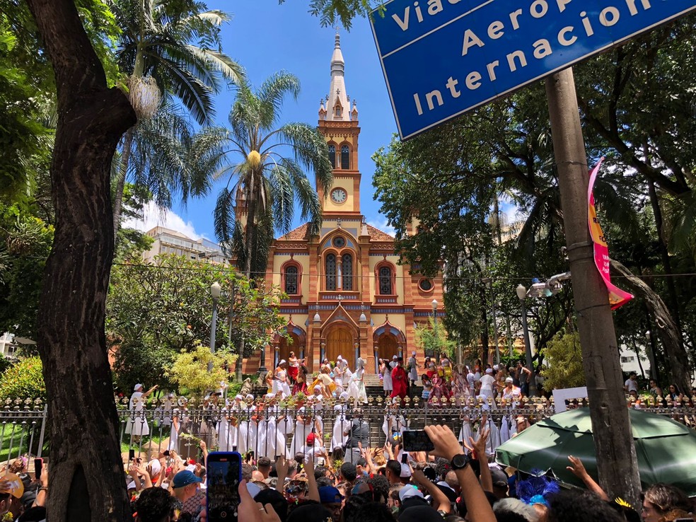 G1 - Veja lista com data e hora de desfile dos blocos de rua do