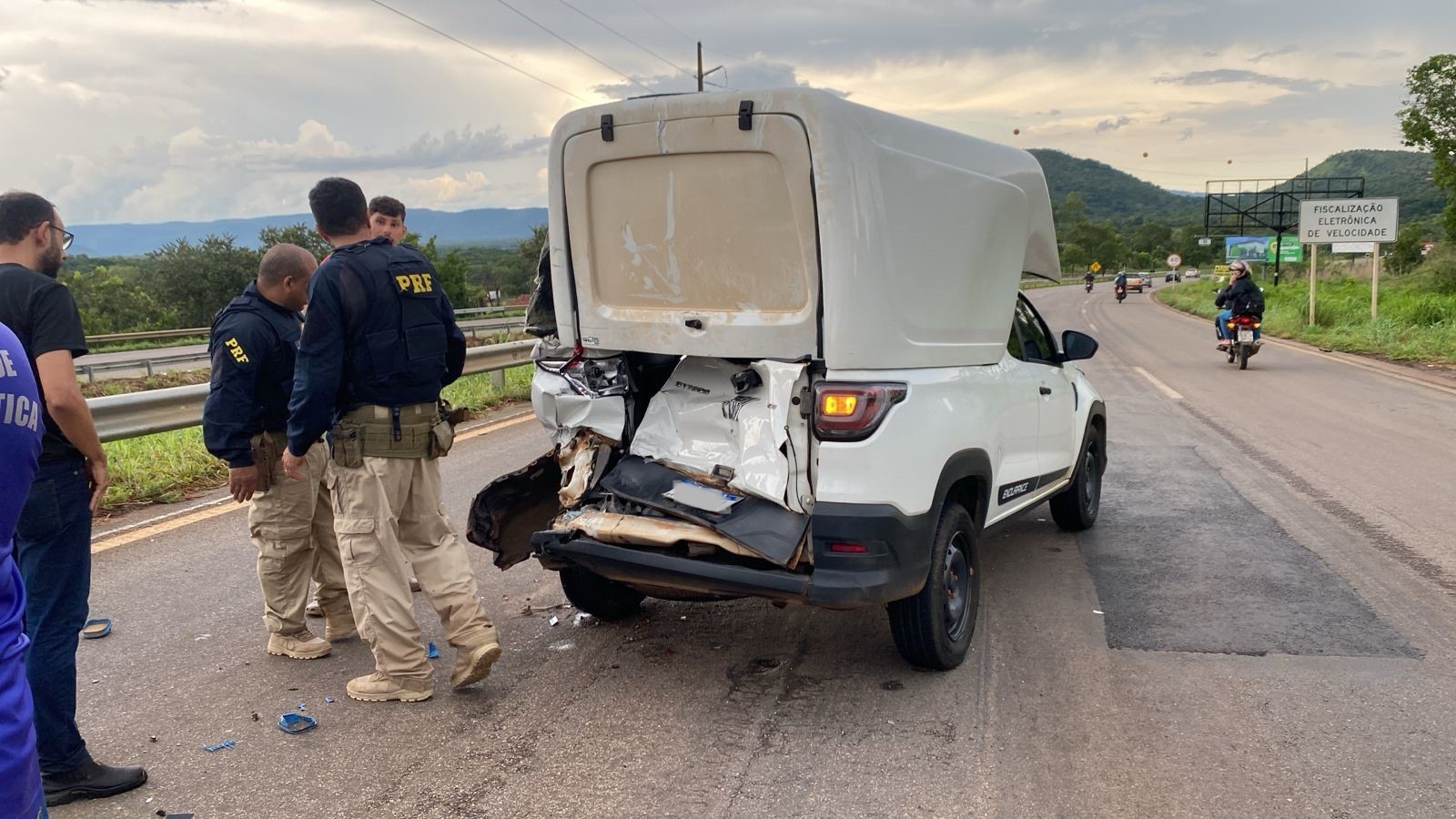 Acidente envolve quatro veículos e deixa motociclista morto na BR-010