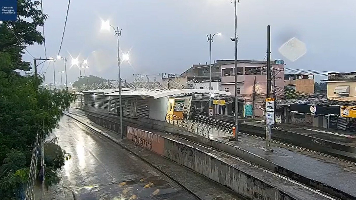 Chuva atinge zonas Oeste e Sudoeste do Rio; previsão é de pancadas até a tarde