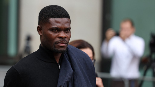 Thomas Partey, ex-jogador do Arsenal acusado de estupro, obtém liberdade sob fiança