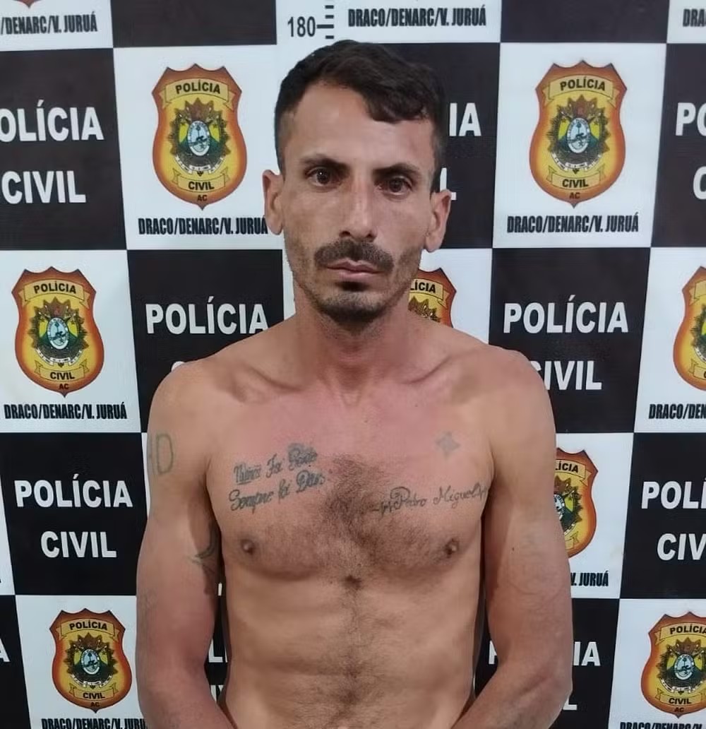 Homem que fugiu quando era escoltado para viatura é visto por estudante em área de mata no Acre