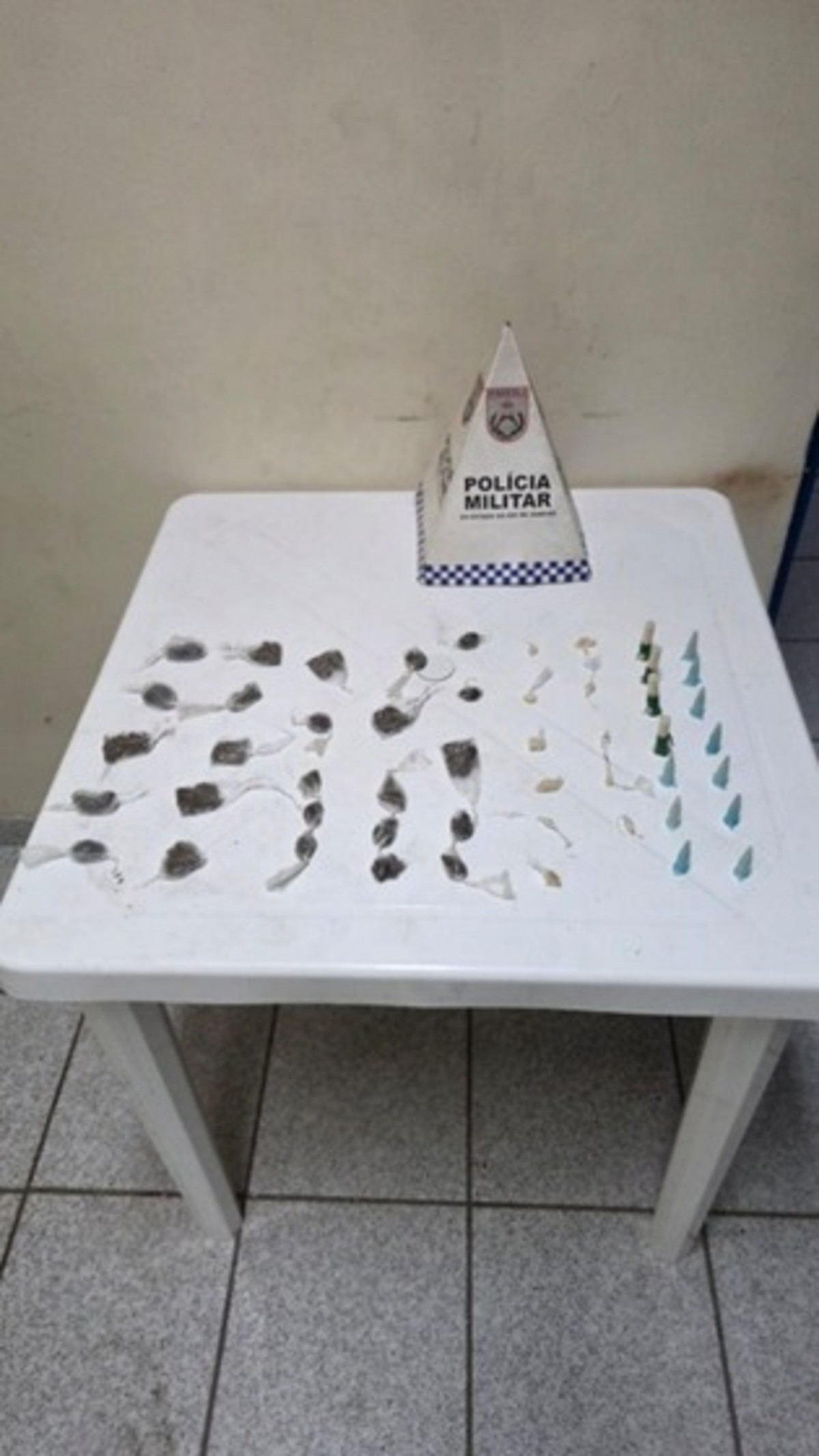 Dois adolescentes são apreendidos por tráfico de drogas em Barra Mansa