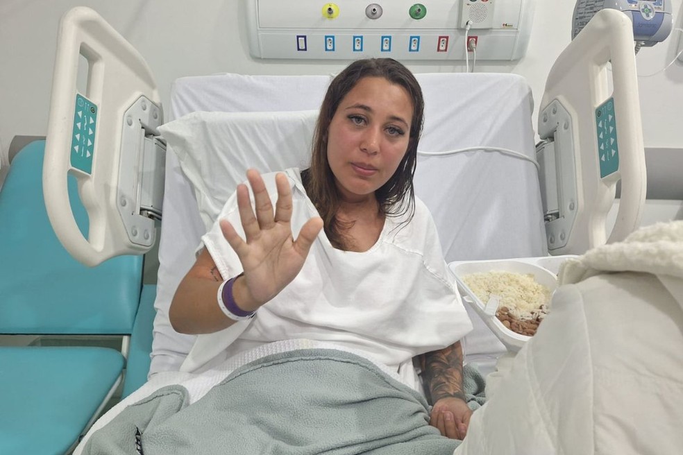 Bruna Damaris Sant’anna da Silva em hospital no Litoral Norte de SP. — Foto: Acervo pessoal